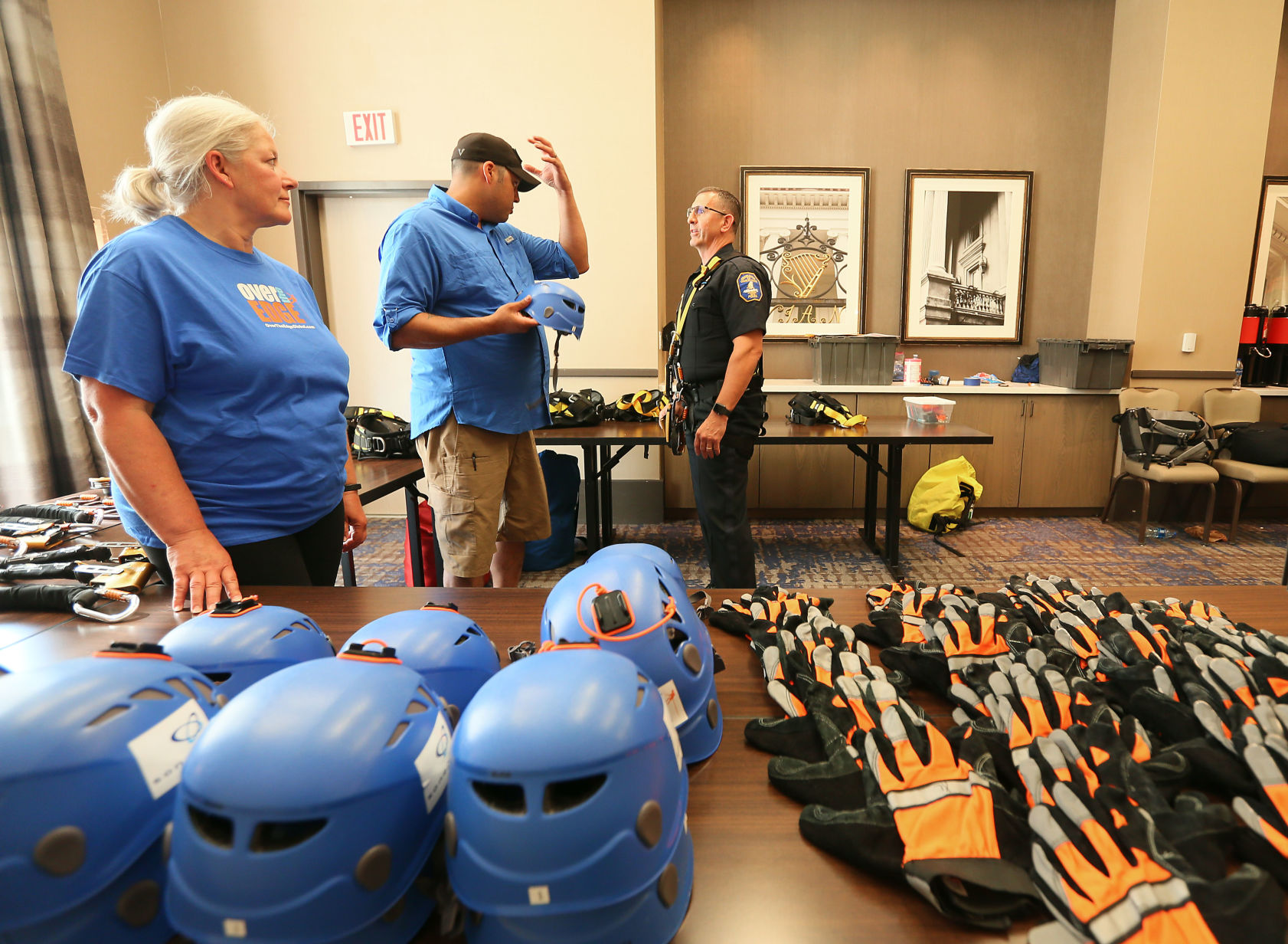 chief reynolds before rappelling united way.jpg